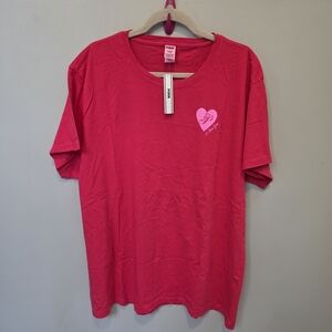 Victoria's Secret PINK Boyfriend T-Shirt in hot pink, featuring a heart graphic